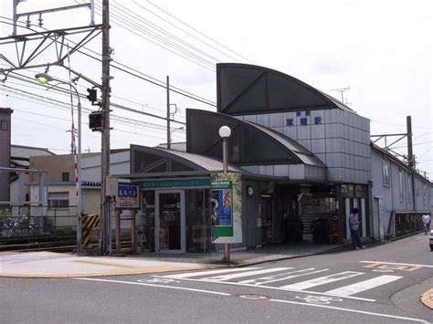 静岡駅から草薙駅：都市の鼓動と田園の静寂の狭間で